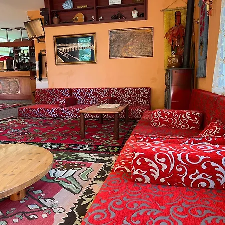 By Expert Vrelo Bosne Villa Vruci