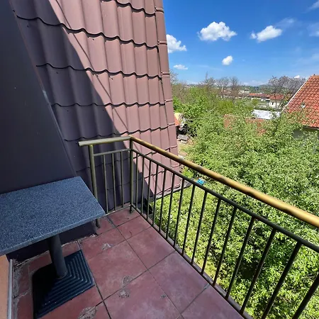 By Expert Vrelo Bosne Villa Vruci